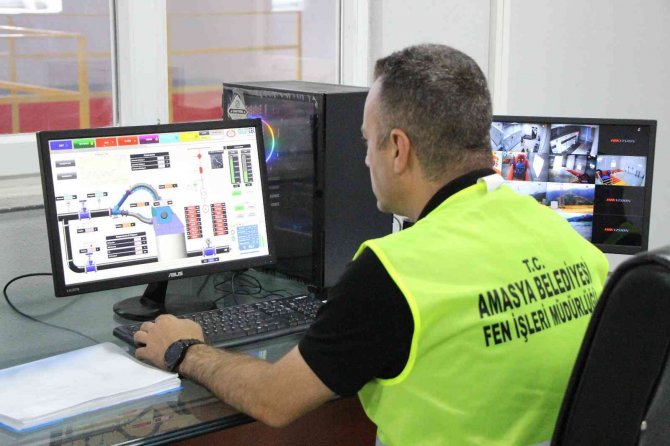 Hes’ten 3,7 Milyon Tl Kazandı, Halka Bedava Su Dağıttı