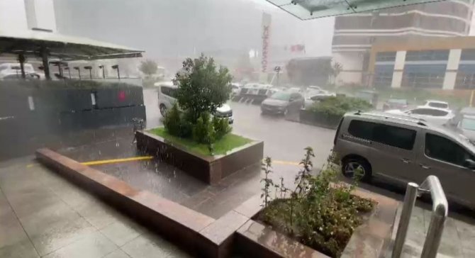 Ankara’da Sağanak Ve Fırtına Hayatı Olumsuz Etkiledi