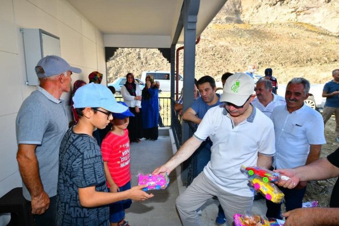 Yusufeli Barajı Nedeniyle Evleri Suları Altında Kalacak İ̇şhan Köyü Sakinleri Evlerine Kavuştu