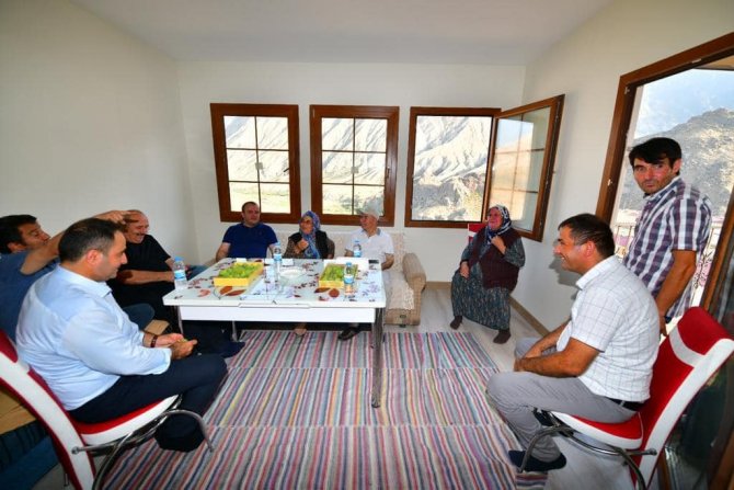 Yusufeli Barajı Nedeniyle Evleri Suları Altında Kalacak İ̇şhan Köyü Sakinleri Evlerine Kavuştu