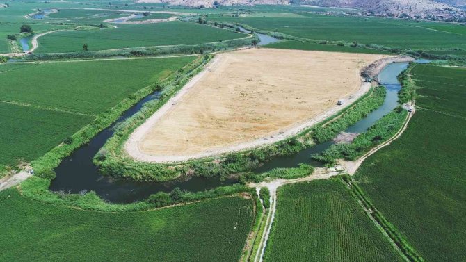 Azmak Yatağında Çalışmalar Devam Ediyor