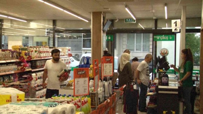 Balıkesir’de Tarım Kredi Kooperatif Marketlerine Vatandaşlardan Yoğun İlgi