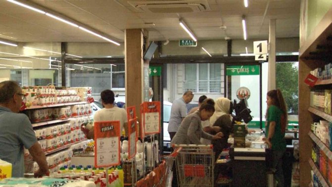 Balıkesir’de Tarım Kredi Kooperatif Marketlerine Vatandaşlardan Yoğun İlgi