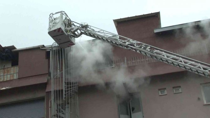 Çorapçılar Sanayi Sitesinde Korkutan Yangın