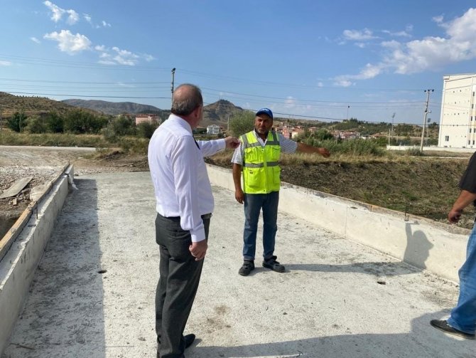 Başkan Şahiner Alt Yapı Çalışmalarını İnceledi