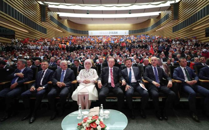 Cumhurbaşkanı Erdoğan: "Kutlu Mücadeleyi 2023 Seçimlerini Kazanarak İnşallah Taçlandıracağız"