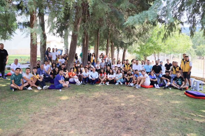 Başkan Zolan Ok Atışında Hünerlerini Sergiledi