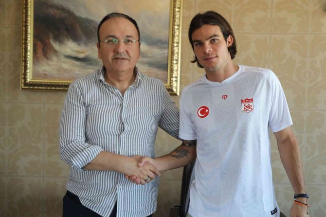 Sivasspor Charilaos Charisis’i Kadrosuna Kattı