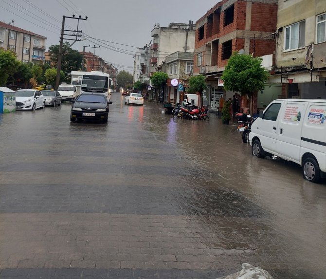 Gönen’de Fırtına Ve Yağış Etkili Oldu