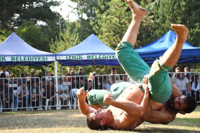 Alıç Yaylası 3. Karakucak Güreşleri Kıran Kırana Mücadeleye Sahne Oldu