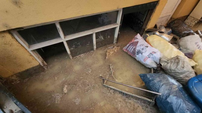 Karabük’te Yağmur Sonrası Bilindik Manzaralar Yaşandı