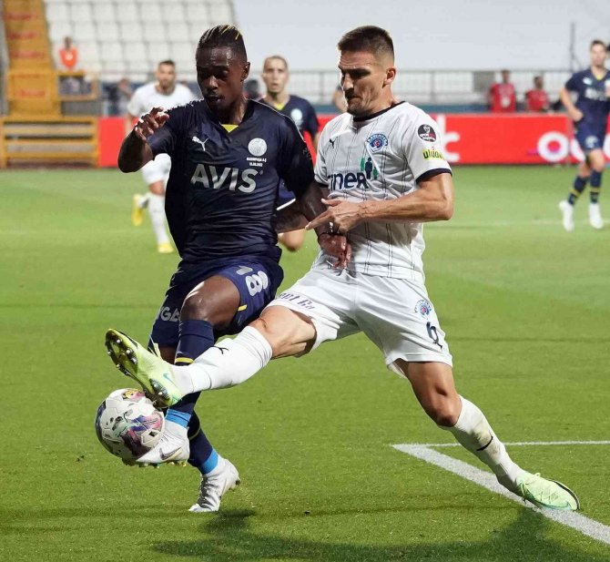 Spor Toto Süper Lig: Kasımpaşa: 0 - Fenerbahçe: 3 (İ̇lk Yarı)