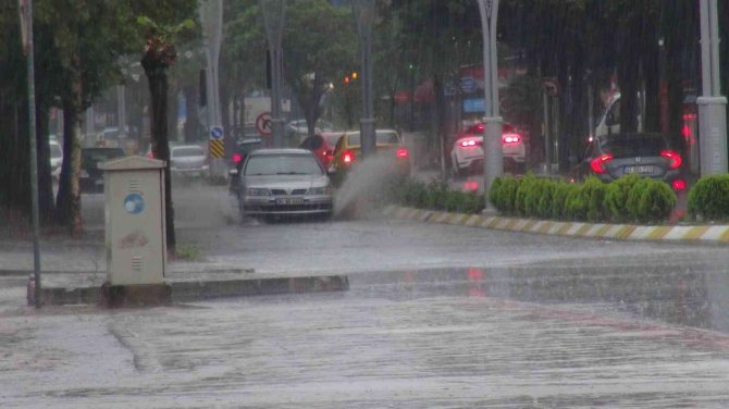 Kocaeli’de Sağanak Başladı