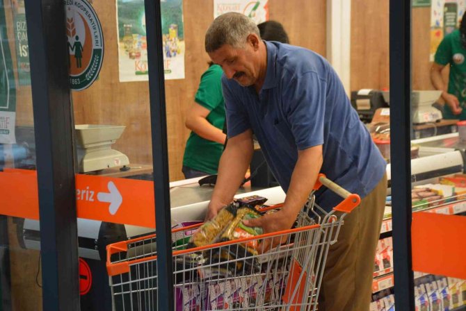 Kocaeli’de Tarım Kredi Kooperatif Marketinde İndirim Yoğunluğu