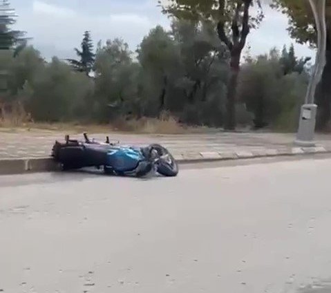 Direğe Çarpan Motosikletin Sürücüsü Hayatını Kaybetti