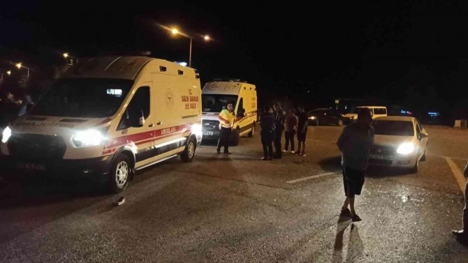 Otomobille Triportör Çarpıştı: 2 Yaralı