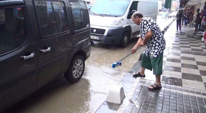 Tekirdağ’da Birçok İşyerini Su Bastı: 160 Bin Liralık Hasar Var