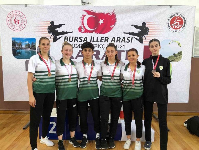 Manisa Bbsk’lı Karatecilerden 6 Madalya