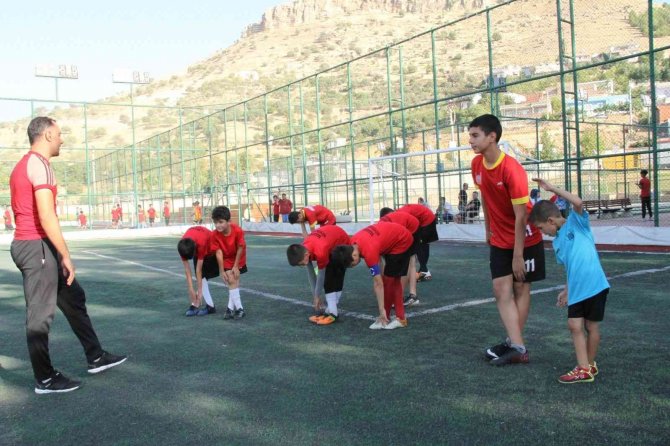 Mardin’de Geleceğin Futbol Yıldızları Yetişiyor