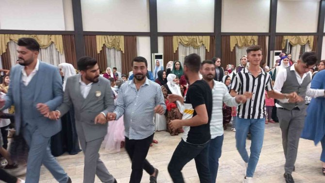 Mardin’deki Aşiret Düğününde Örnek Pankart: "Düğünümüzde Silah Sıkmak Kesinlikle Yasaktır"