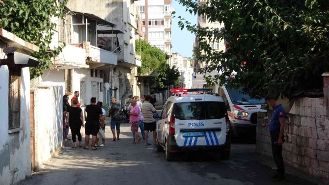 Yeni Doğan Bebeği Tarlaya Bırakmışlar