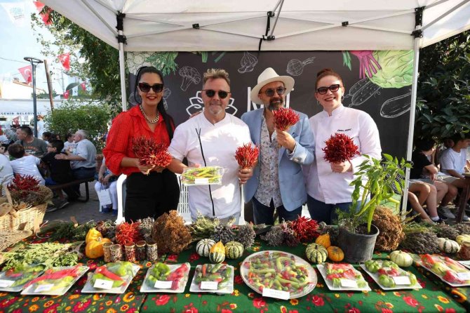 Ürünlü’de Biberin Bin Bir Çeşit Lezzeti Yarıştı