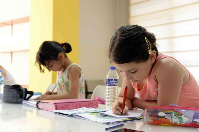 Bilgi Evleri’nde Dolu Dolu Eğitim