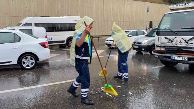 Çekmeköy’de 9 Aracın Karıştığı Zincirleme Kaza: 2 Yaralı