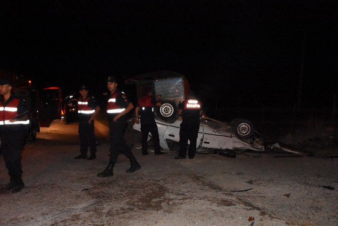 Sinop’ta Kaza Yapan Araç Kağıt Gibi Ezildi: 1 Yaralı
