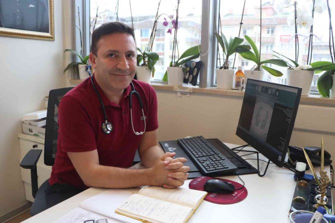 Profesör Artan Korona Ölümlerinin Nedenlerini Açıkladı: "Delta Varyantı Hala Etkisini Gösteriyor"