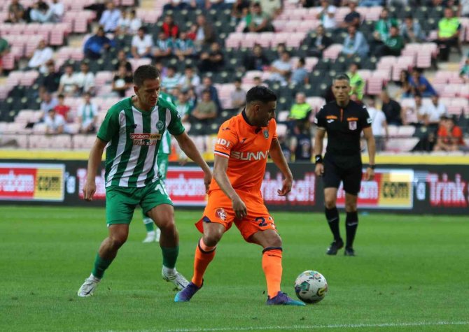Spor Toto Süper Lig: Konyaspor: 0 - Medipol Başakşehir: 0 (İ̇lk Yarı)