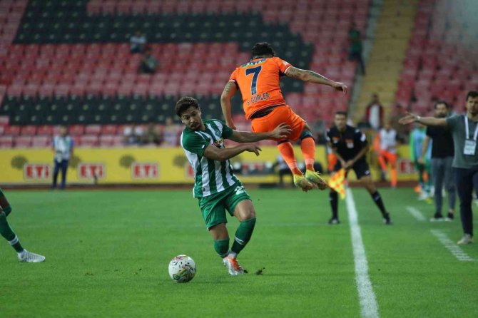 Spor Toto Süper Lig: Konyaspor: 0 - Medipol Başakşehir: 0 (Maç Sonucu)
