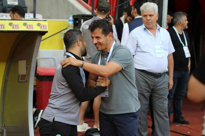 Spor Toto Süper Lig: Konyaspor: 0 - Medipol Başakşehir: 0 (İ̇lk Yarı)