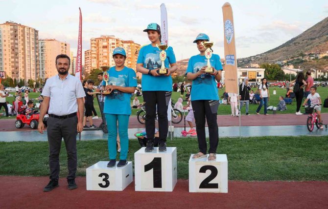 Yamaç Paraşütü Şampiyonası Ödül Töreni İle Sona Erdi