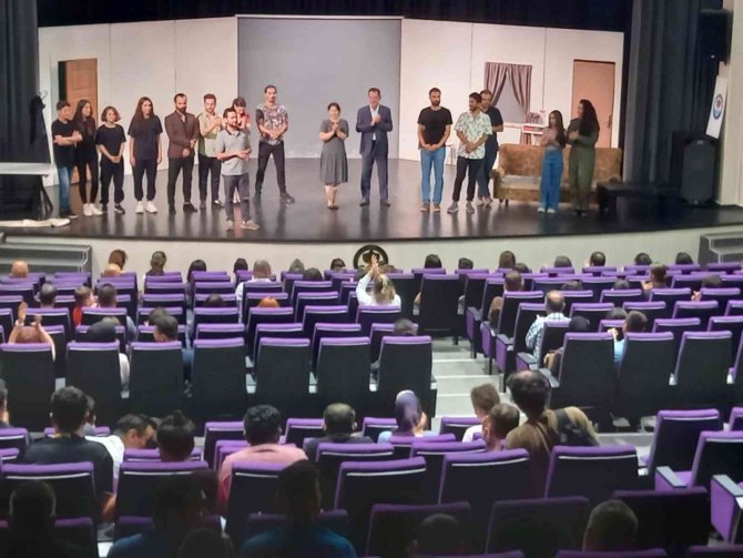 Trabzon Oda Tiyatrosundan Anlamlı Proje