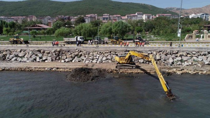 Van Gölü’nde ’Dip Temizliği’ Başladı