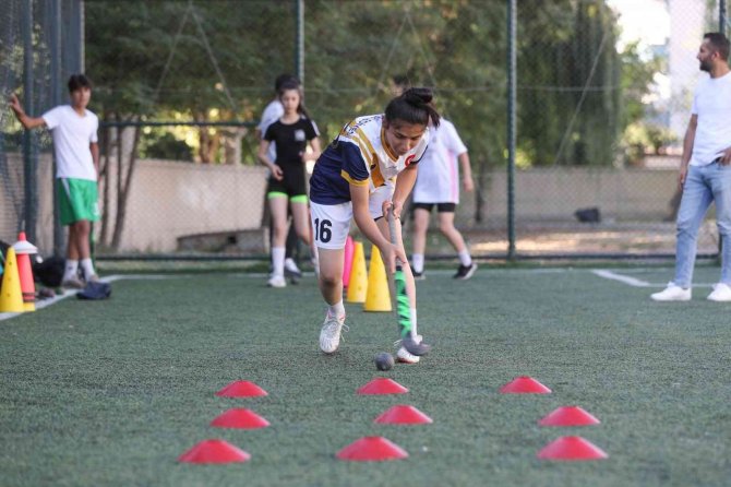 İ̇pekyolu’nda Yaz Spor Kursları Devam Ediyor
