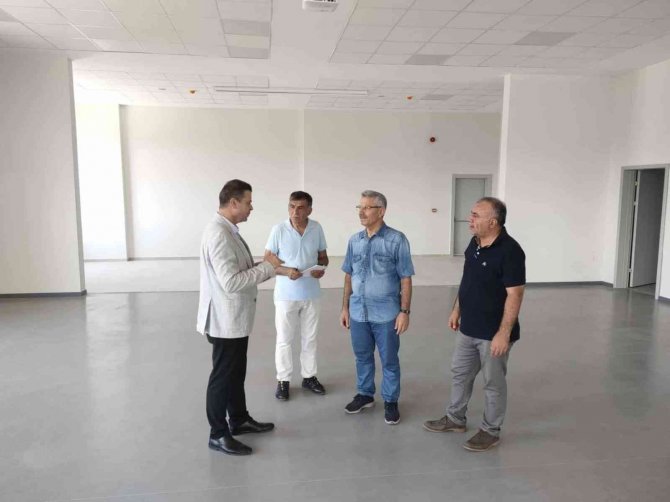 Müdür Akmeşe, Yeni Eğitim Öğretim Yılı Hazırlıklarını Yerinde İnceledi
