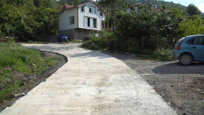 Kandilli’de İki Ayrı Mahallede Beton Yol Yapıldı