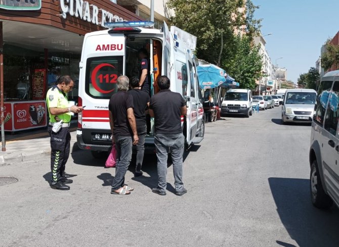 Elektrikli Bisiklet Devrildi: 2 Yaralı