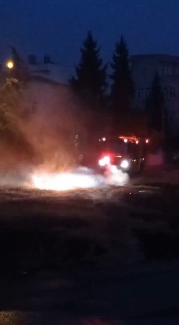 Yerleşim Bölgesine Yakın Alanda Çıkan Yangın Korkuttu