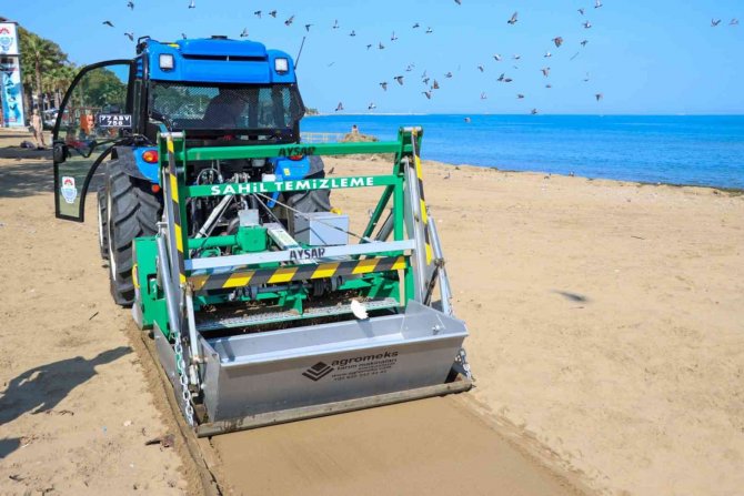 Yalova Belediyesinden Sahillerde Yosun Temizliği