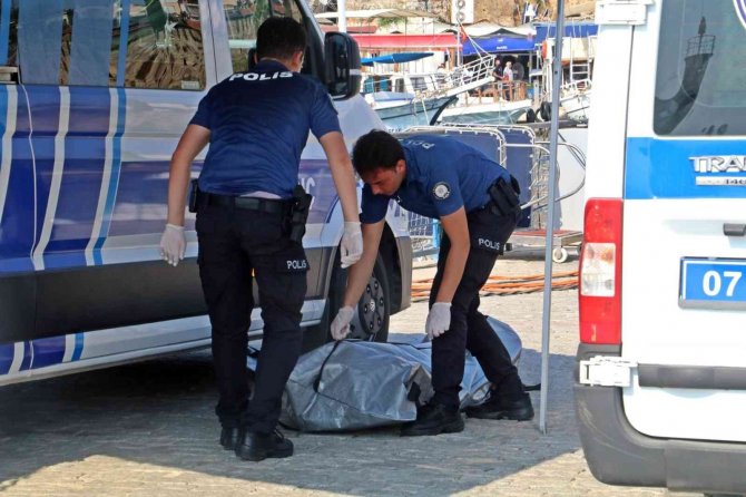 Antalya’da Denizde Bulunan Cesedin Kimliği Ortaya Çıktı