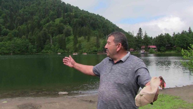 Sıcaktan Bunalanlar Borçka Karagöl’e Akın Etti