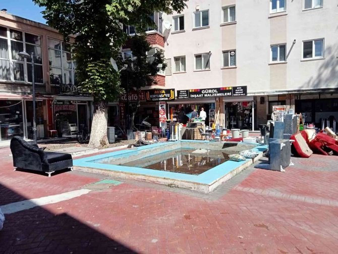 Ankara’daki Sel Birçok Dükkanı Kullanılamaz Hale Getirdi