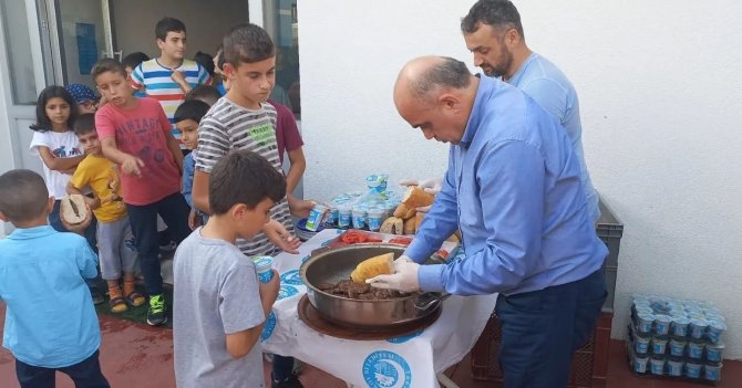 Başkan Kılıç’tan Öğrencilere Köfte Ekmek