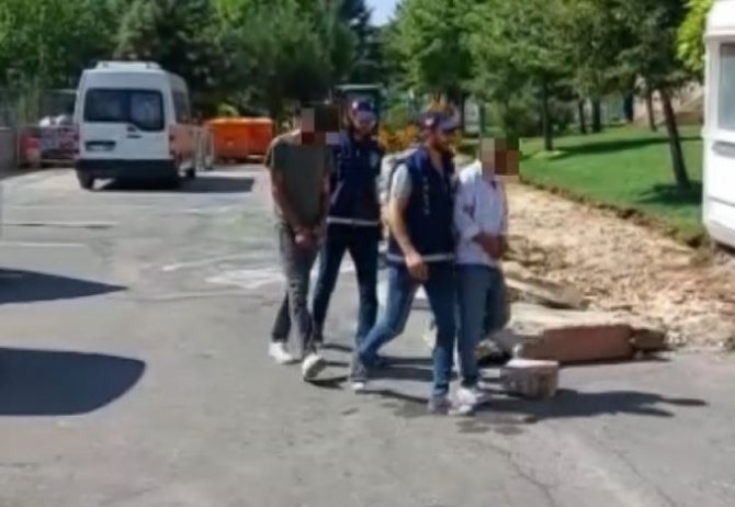 İ̇şçi Yeleği Giyerek Baz İstasyonundan 190 Bin Liralık Hırsızlık Yaptılar