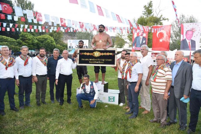 Dursunbey’de Başpehlivan İ̇smail Koç