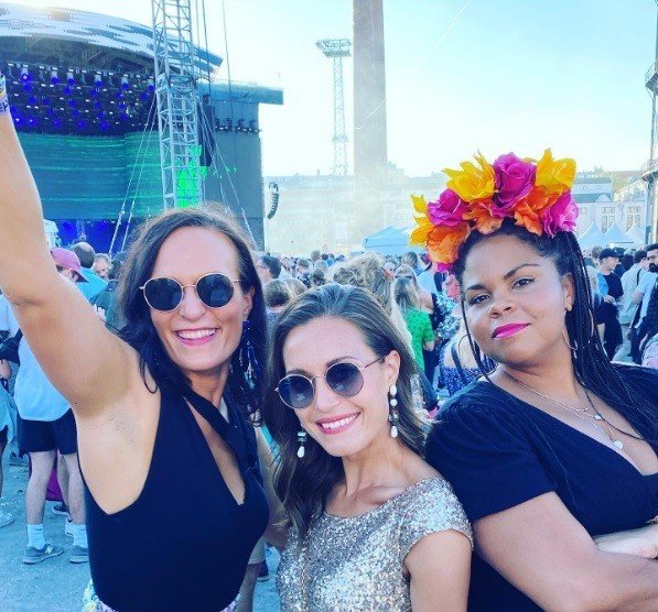 Finlandiya Başbakanı Marin, İkinci El Elbisesiyle Gündem Oldu