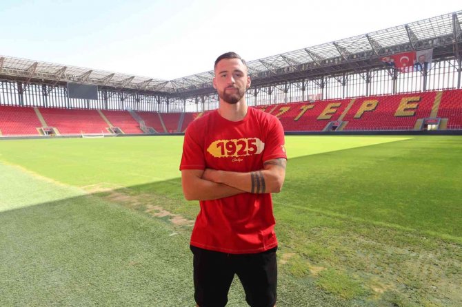 Göztepe Lukas Gottwalt’ı Kadrosuna Kattı